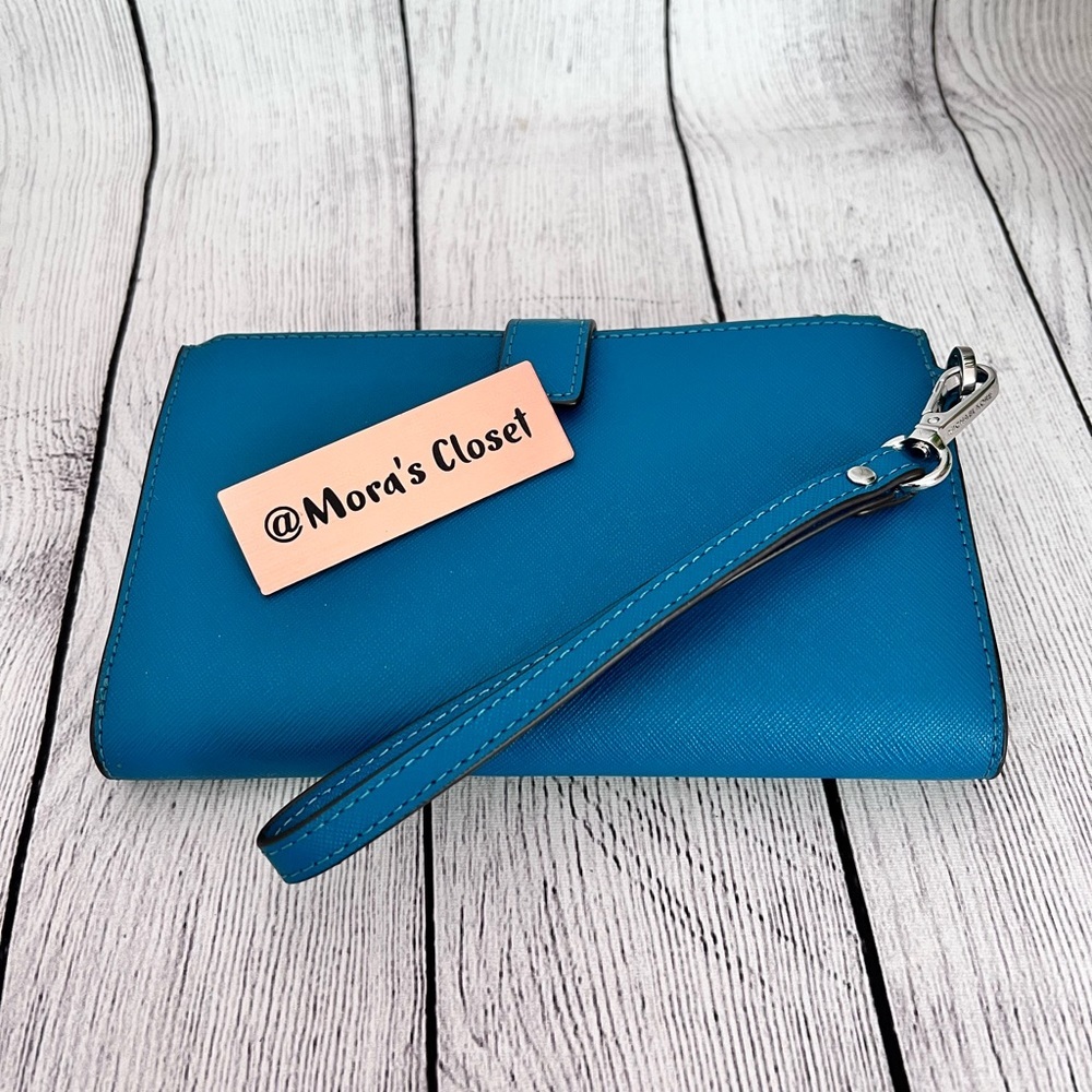 Michael Kors Double Zip Wallet/Wristlet - Picture 3 of 10